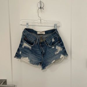 Hollister Distressed Denim Jean Shorts Size 27 / 5